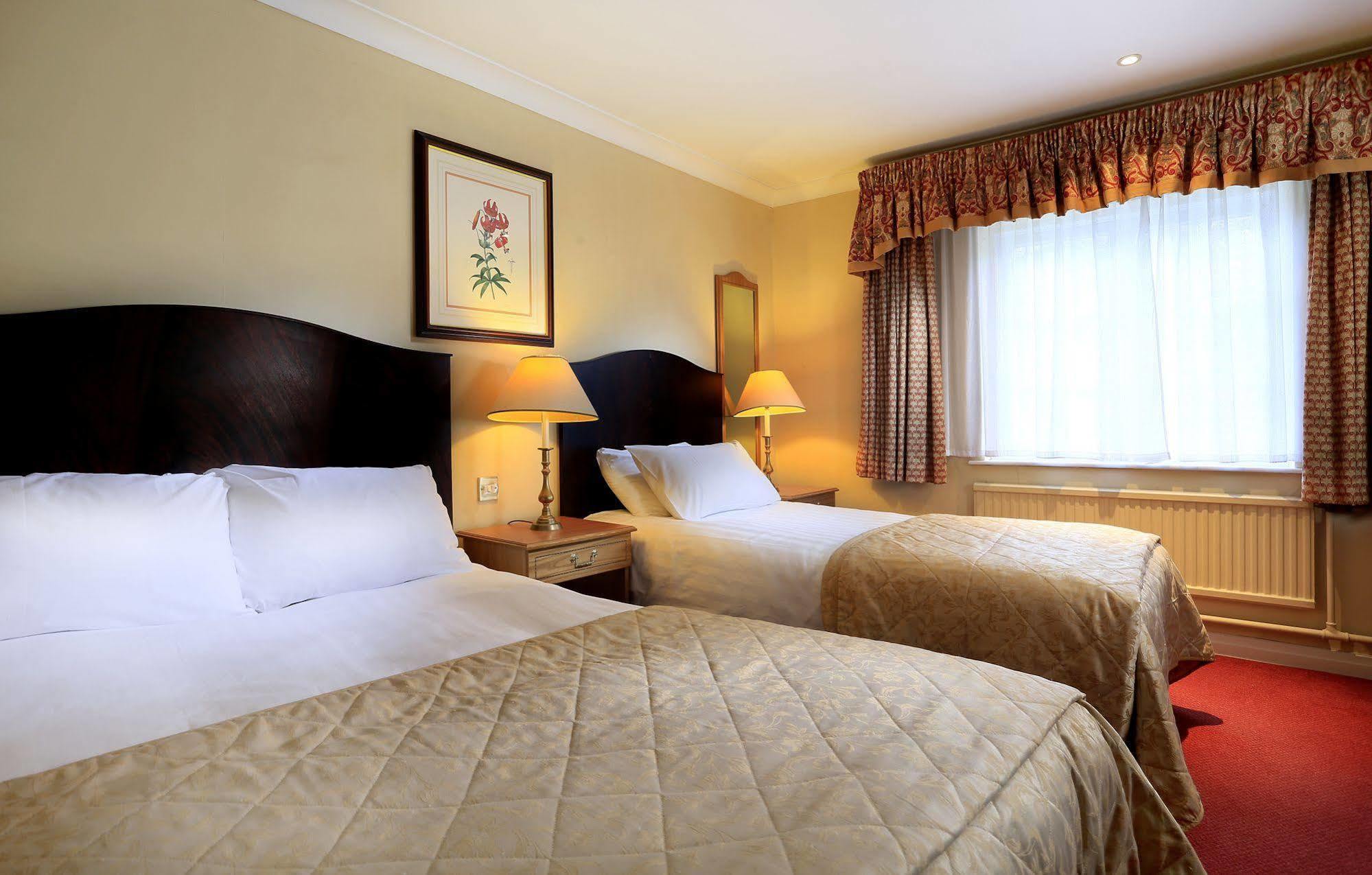 The Lymm Hotel Luaran gambar